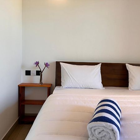 Hotel The Point Mirissa Extérieur photo
