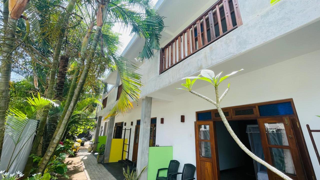 Hotel The Point Mirissa Extérieur photo