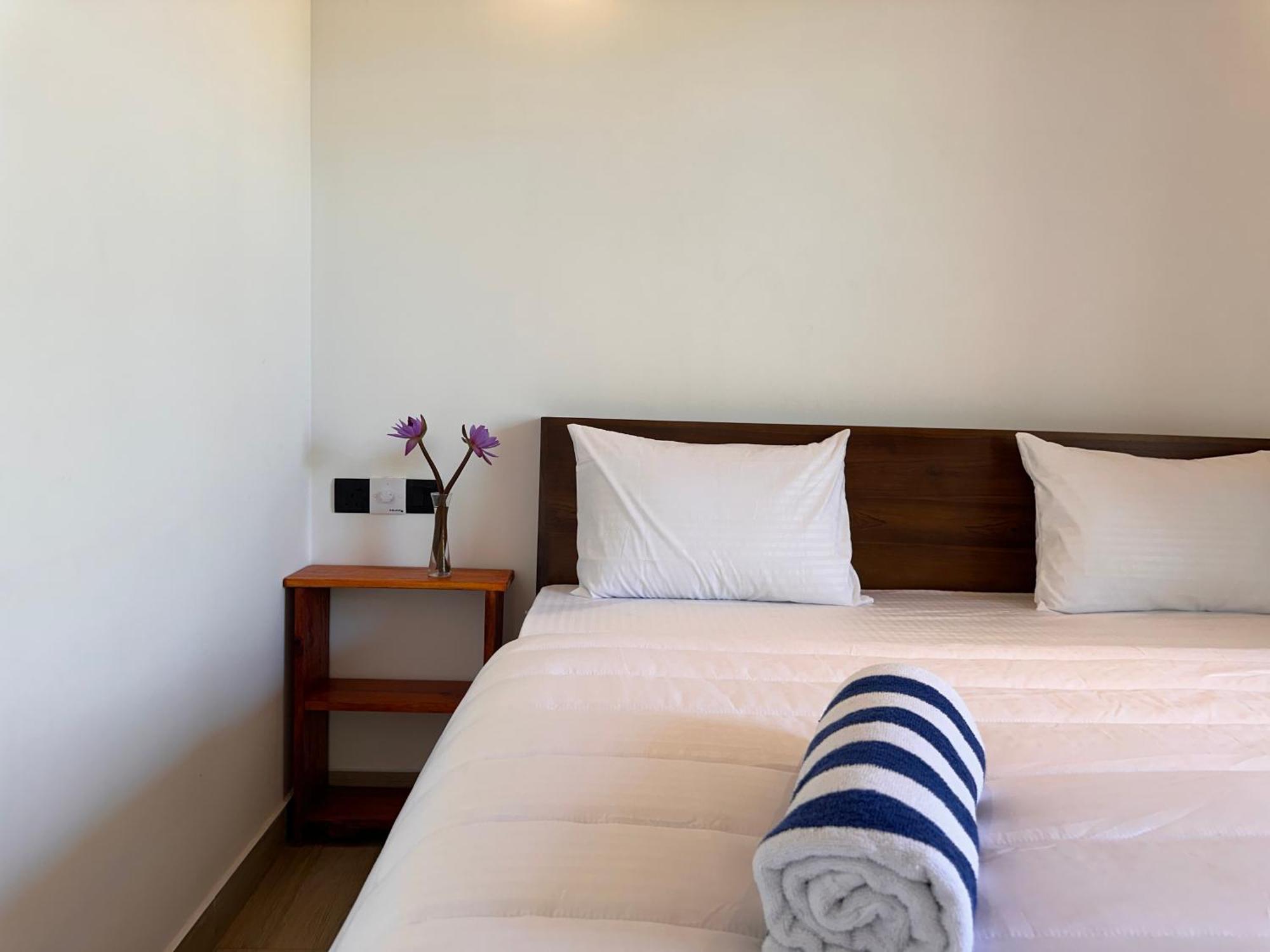 Hotel The Point Mirissa Extérieur photo