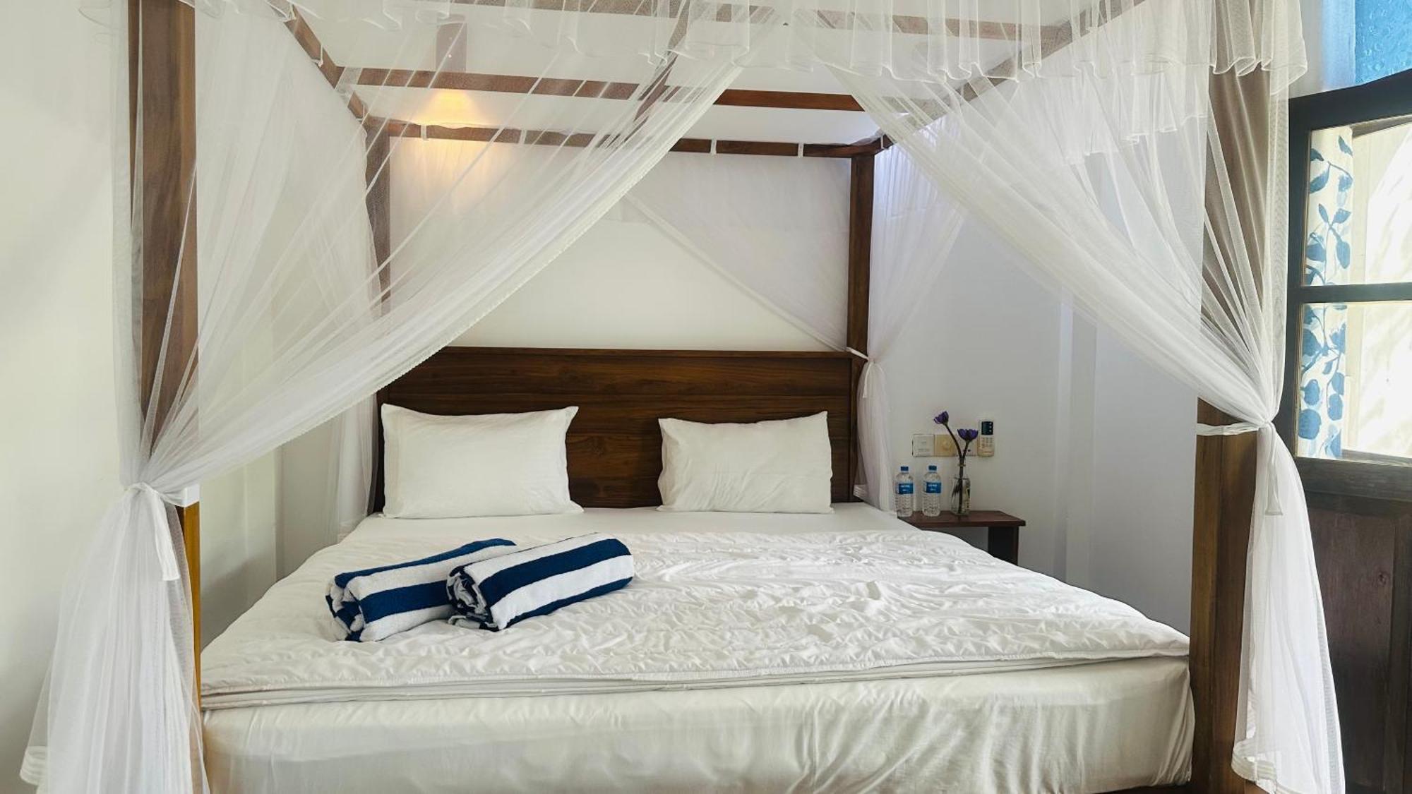 Hotel The Point Mirissa Extérieur photo