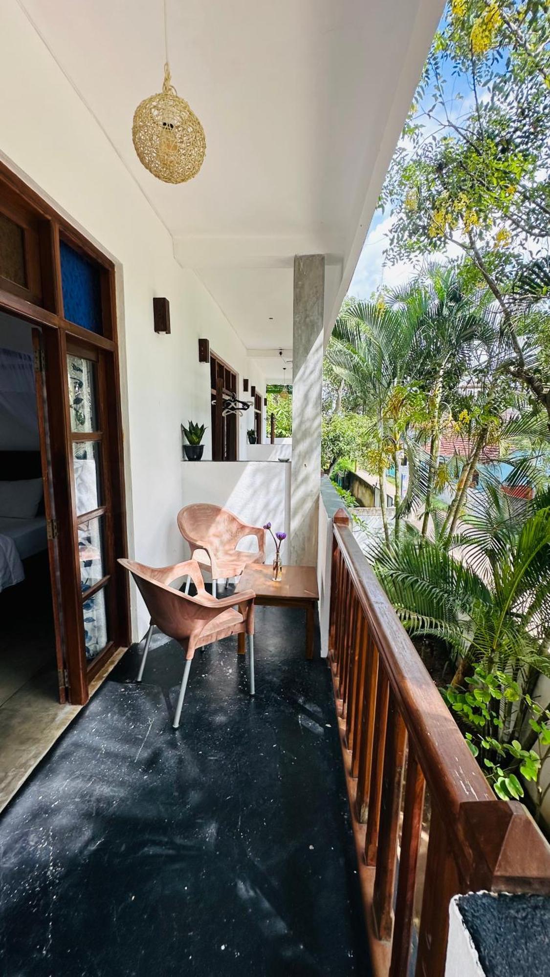Hotel The Point Mirissa Extérieur photo