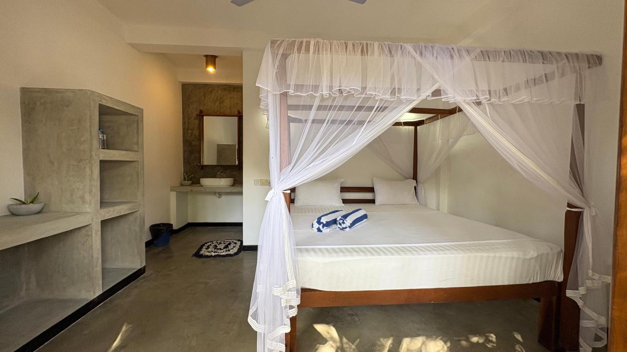 Hotel The Point Mirissa Extérieur photo